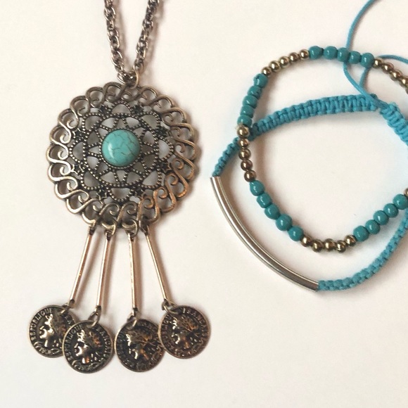 Antique gold boho necklace with faux turquoise - Picture 5 of 6